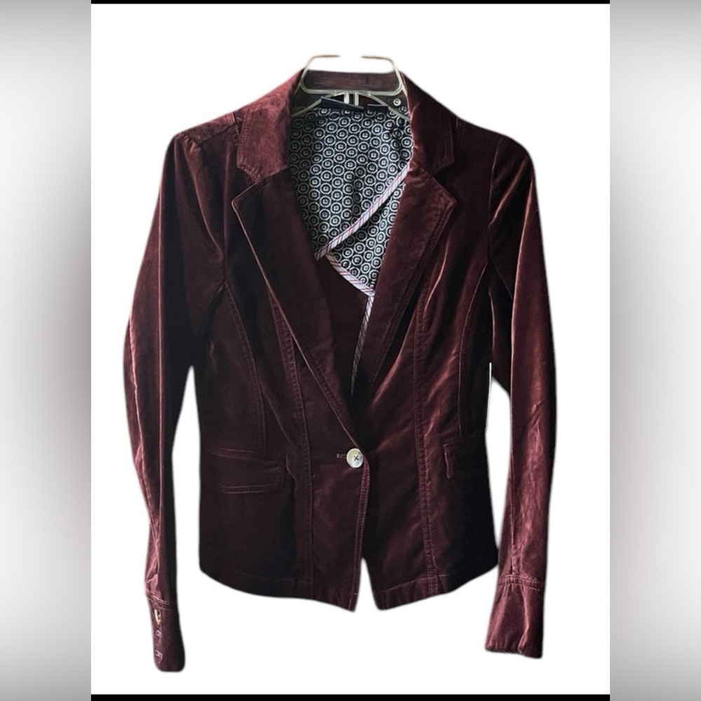 ANTRHROPOLOGIE
Blazer size 2  Women's Burgundy Velvet Blazer